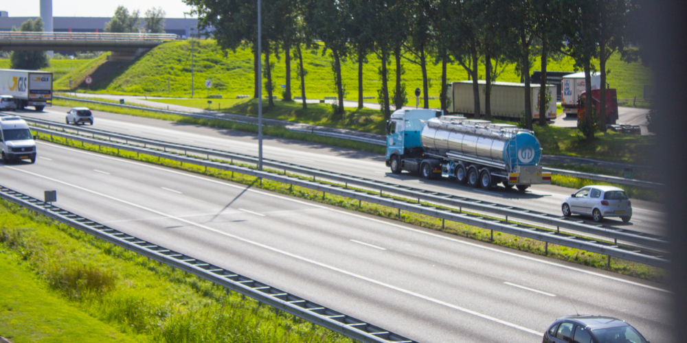 Vrachtwagen snelweg A27 – Tanktransport –