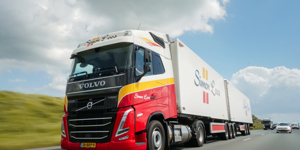 LZV B-double Volvo Simon Loos 2021- bron The Showtruck Channel (toestemming zonder bronvermelding)